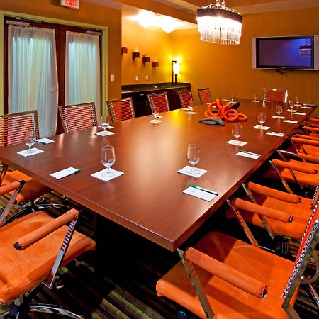 Holiday Inn Hotel & Suites Ocala Conference Center By Ihg Exterior foto